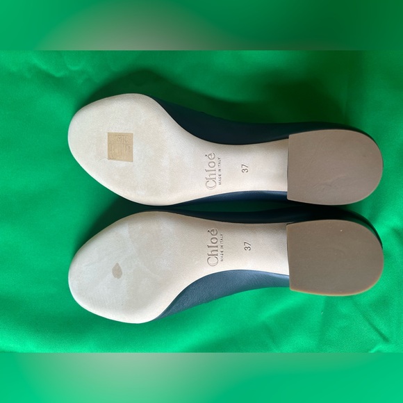 Chloe Pumps with Scalloped Edge 100% Leather Navy Size 7 - Picture 5 of 15